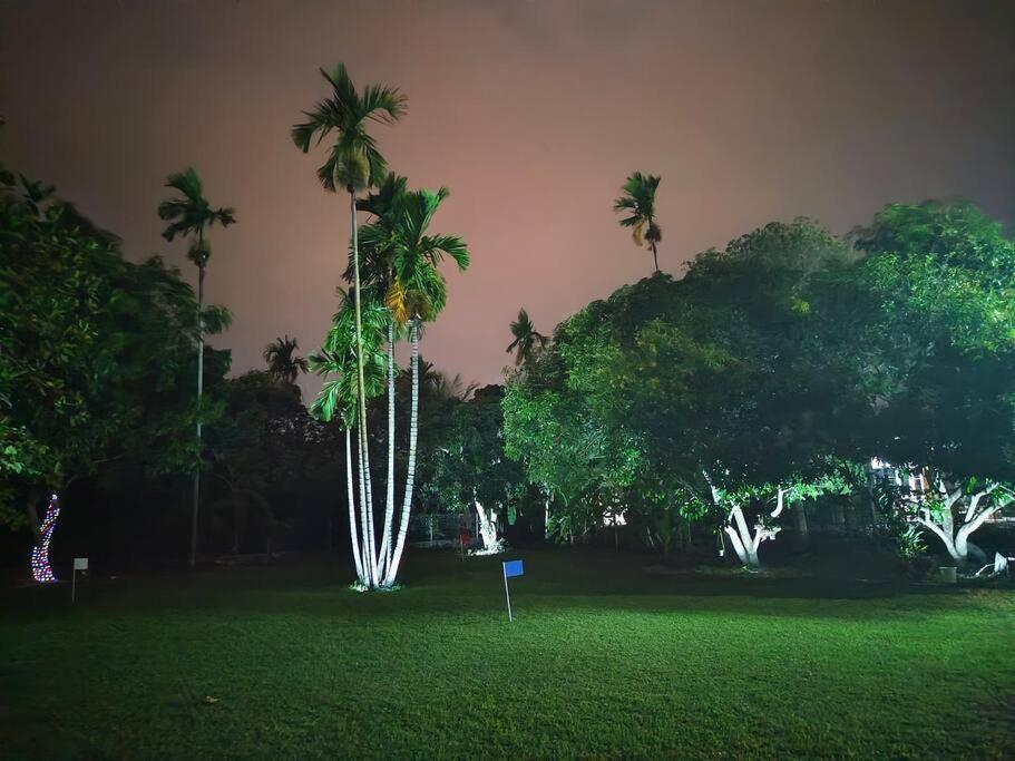 Regal Eagle Golf-centric Thai House And Garden *