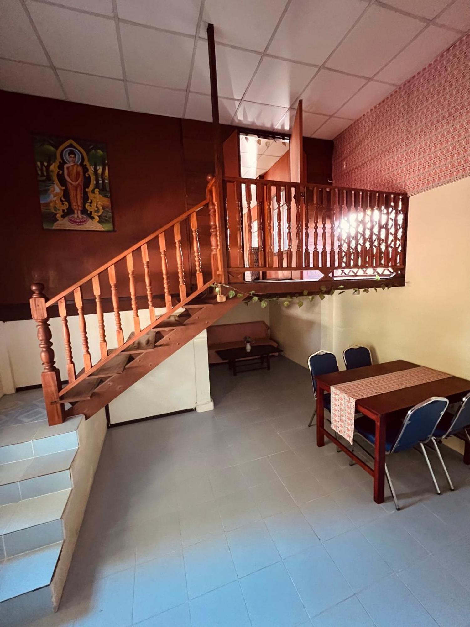 Regal Eagle Golf-centric Thai House And Garden Holiday home