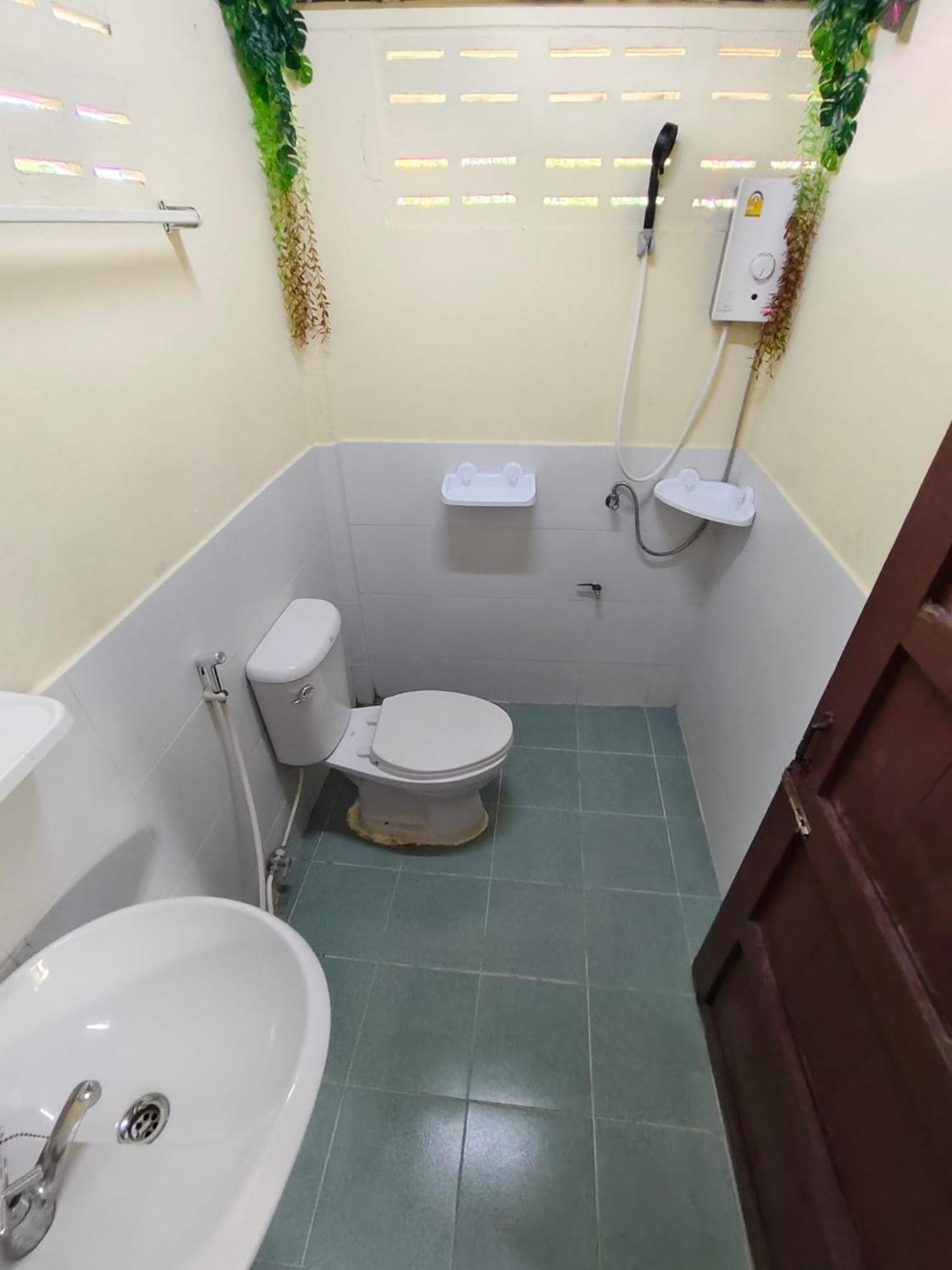 Regal Eagle Golf-centric Thai House And Garden Holiday home *
