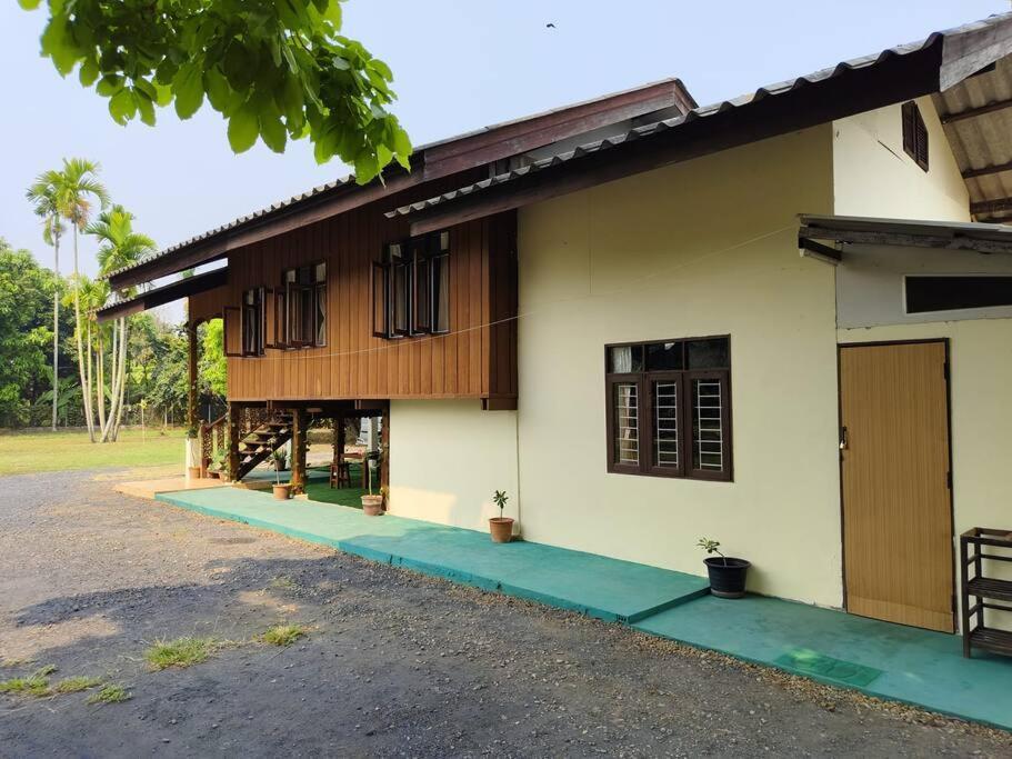 Regal Eagle Golf-centric Thai House And Garden