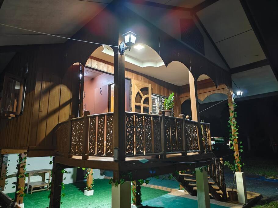 Regal Eagle Golf-centric Thai House And Garden Nhà nghỉ *
