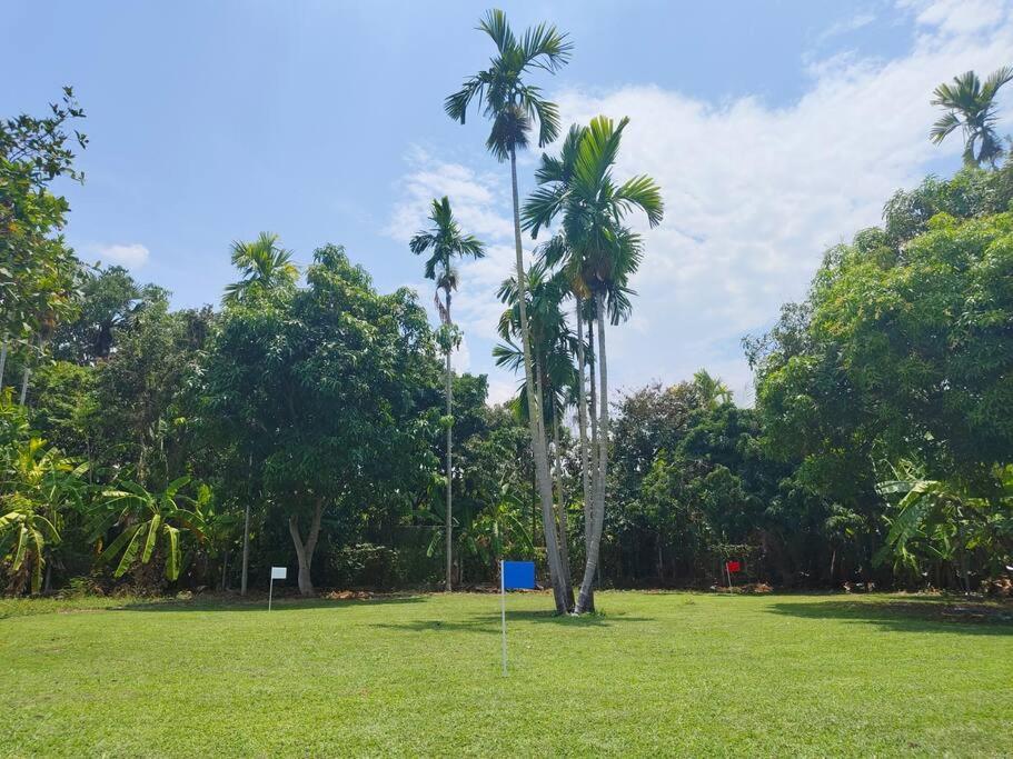 Regal Eagle Golf-centric Thai House And Garden Nhà nghỉ *
