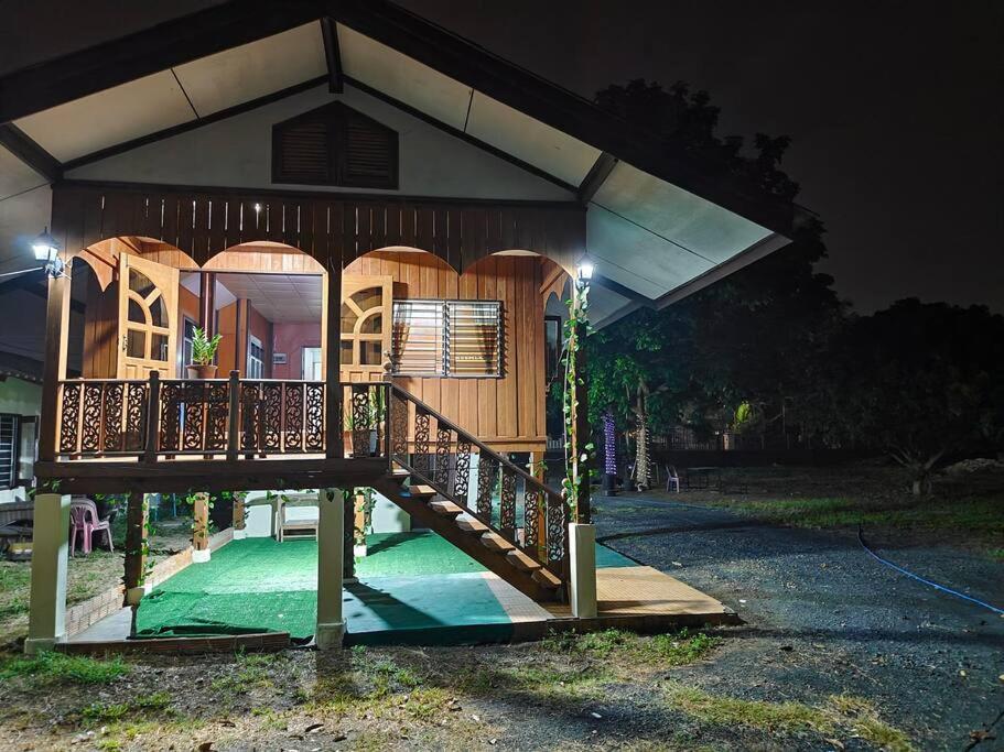 Nhà nghỉ Regal Eagle Golf-centric Thai House And Garden