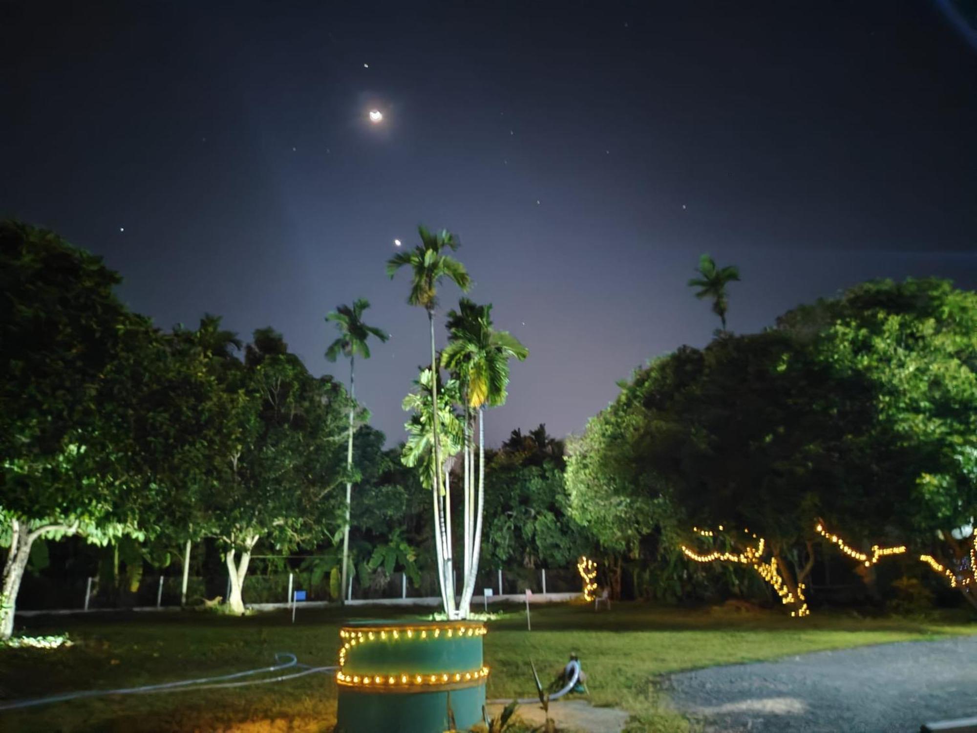 Nhà nghỉ Regal Eagle Golf-centric Thai House And Garden Chiang Mai