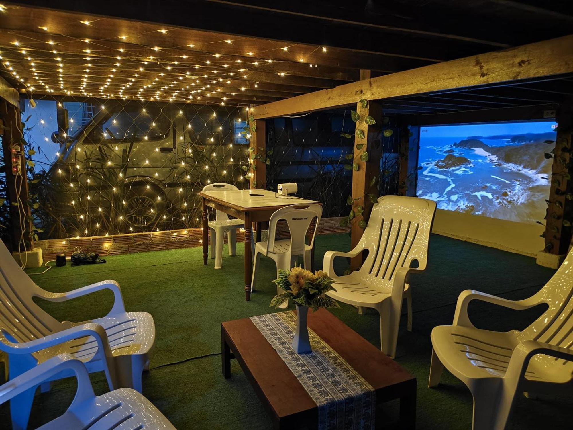 Regal Eagle Golf-centric Thai House And Garden *